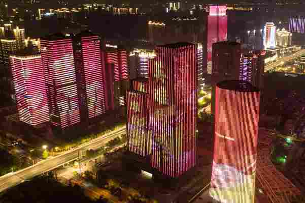 Wuhan celebrates the end of lockdown with a light show for frontline workers