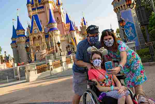 Disney World bans eating and drinking while walking